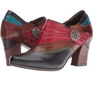 L’Artiste by Spring Step Women's Fia Dress Pump Embossed Hand Painted Leather